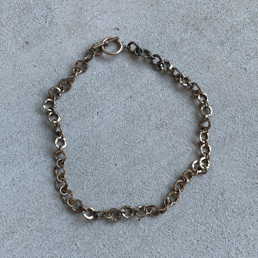 Women’s gold choker